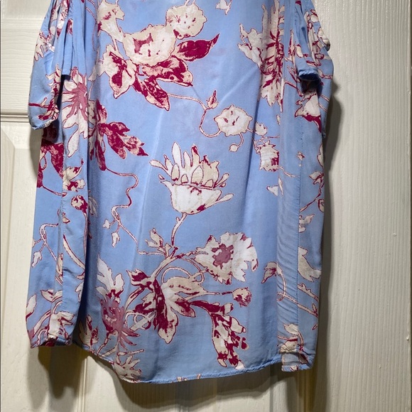 Women's A New Approach cold shoulder blouse - Picture 4 of 6